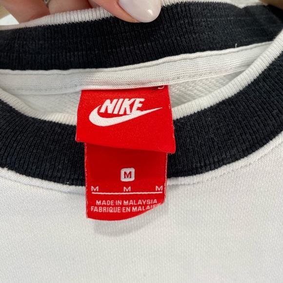 nike boxy oversized sweatshirt